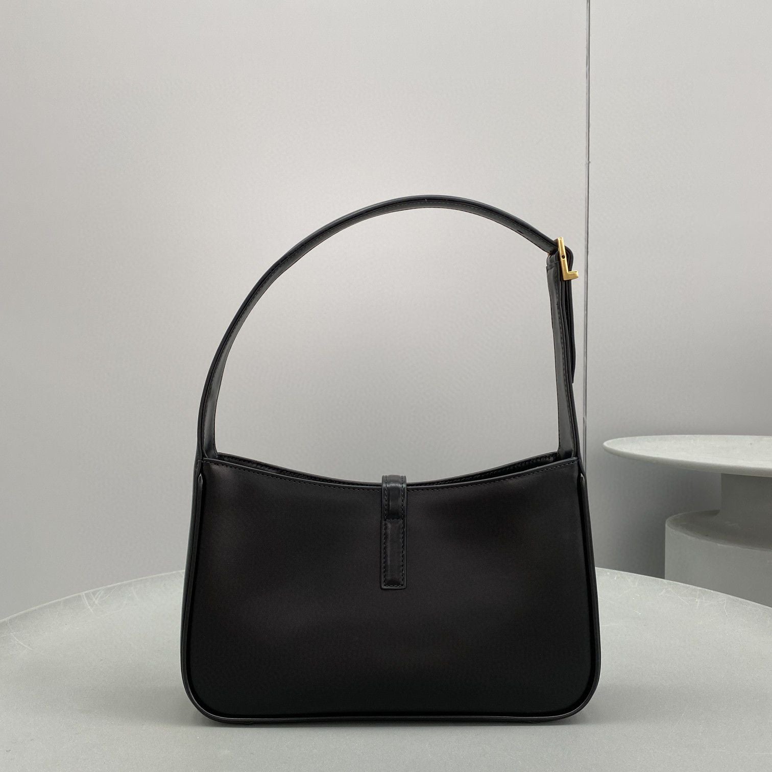 YSL Hobo Le 5 a 7